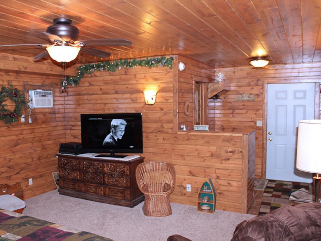 Вілла Trickling Waters Retreat Marquette Номер фото